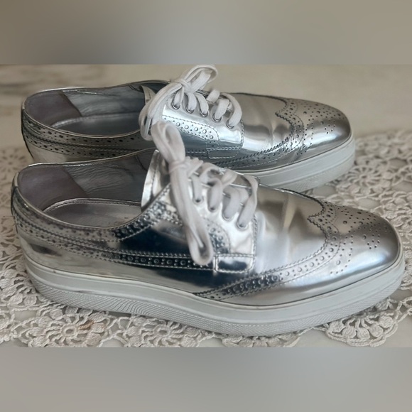 PRADA Oxford Metallic Brogue Lace Up Loafer Shoes Size 40 $995 - Picture 10 of 11